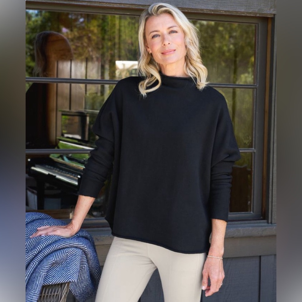 Frank & Eileen Effie Long Sleeve Funnel Neck Capelet Sweatshirt Size: M BLACK